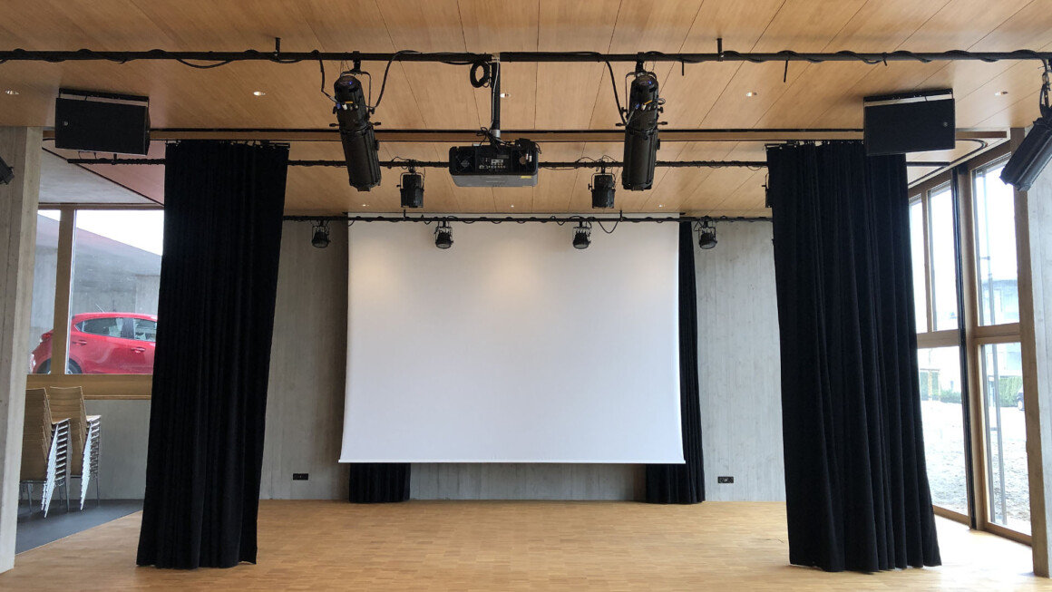 Mehrzweckhalle + Aula  –  Schulhaus Schwarzenbach SG